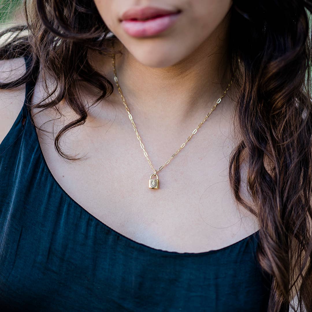 Love Lock Necklace: 18 Inch
