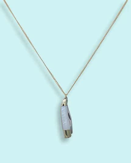 Willow Knife in Pearl Necklace