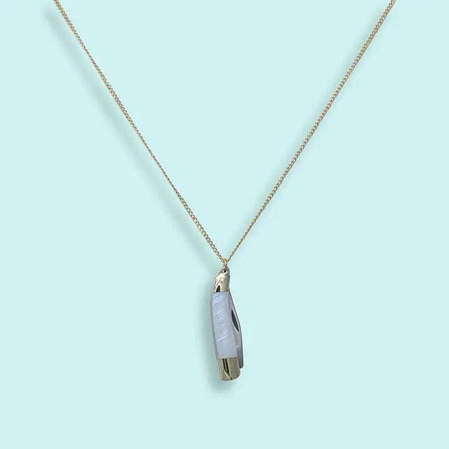 Willow Knife in Pearl Necklace