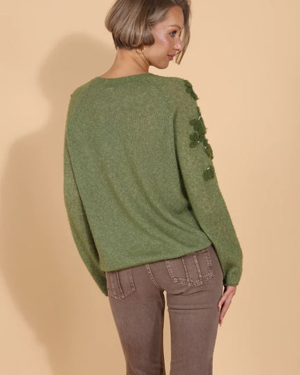 Merino Wool Cashmere Blend Raglan Sleeve Pullover with Appliqué