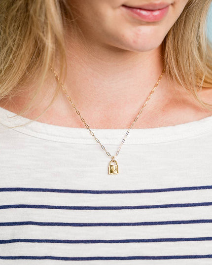 Love Lock Necklace: 18 Inch