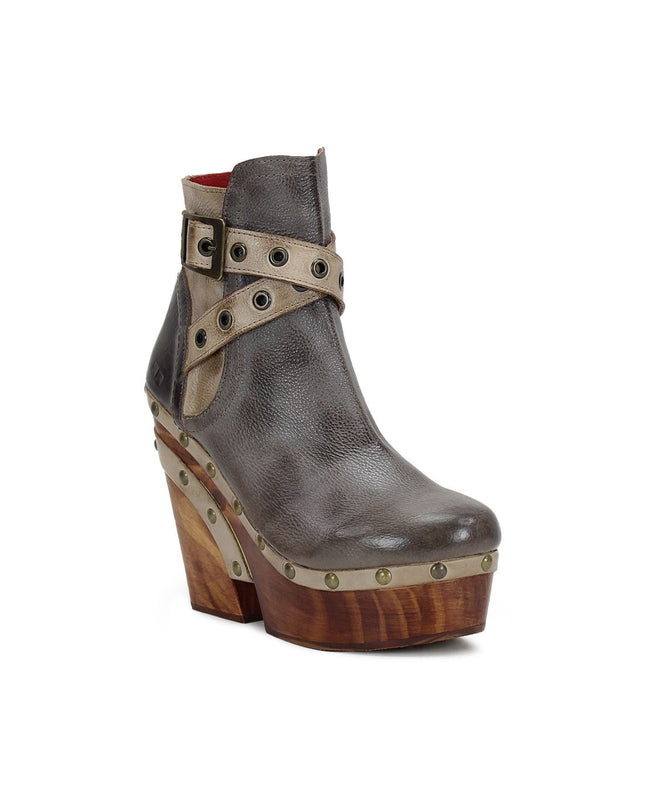 Bed Stü women's shoes, made in Mexico. Tonic Breeze,Dramatic heel, tough straps, metal studs - perfect for concerts. Cushioned insole for comfort. Available at Rustic Chic Boutique Mackinac Island, Michigan.