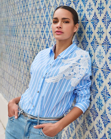 Blouse striped lace patch
