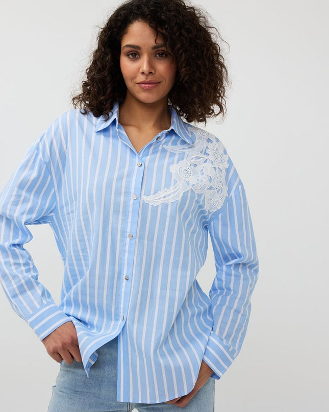 Blouse striped lace patch